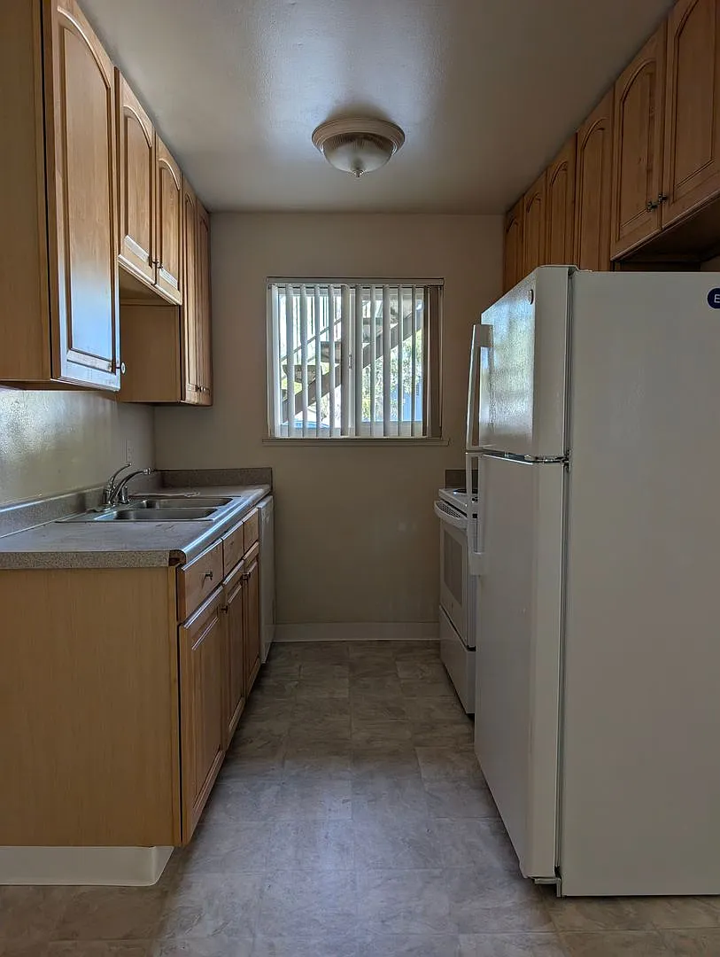 542a — Photo 4
