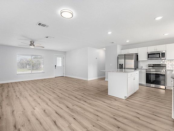 3rd image of 1714 SE Elkhart Terrace