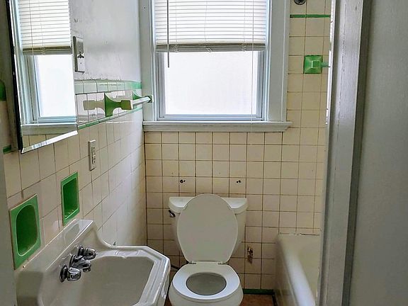 3rd image of 4010 Palos St APT 1
