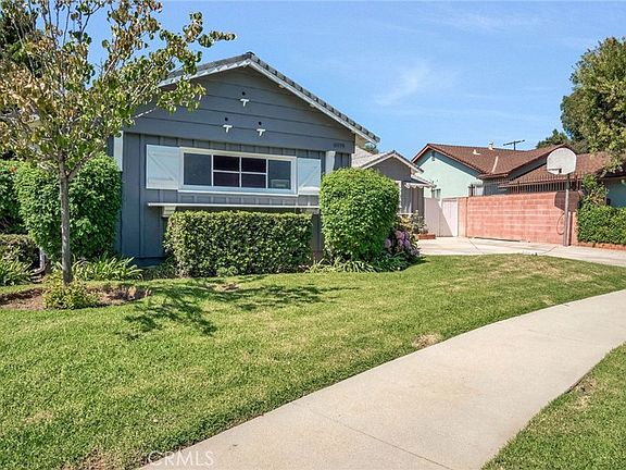 2nd image of 6919 Bianca Ave