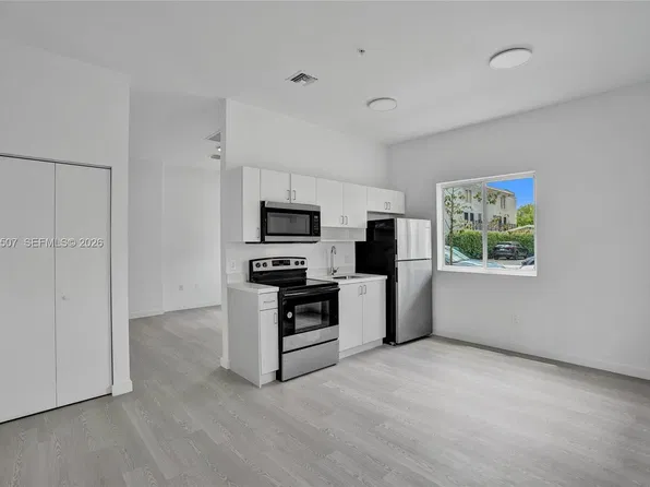 1567 NW 1st St, Miami, FL