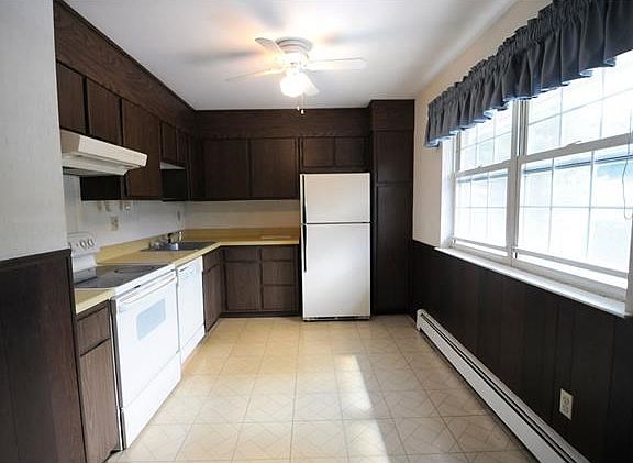 Spacious eat-in-kitchen