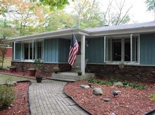 S45W22369 Quinn Rd, Waukesha, WI 53189