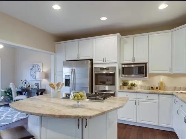 11746 Valley Ridge Cir, Fairfax, VA 22033