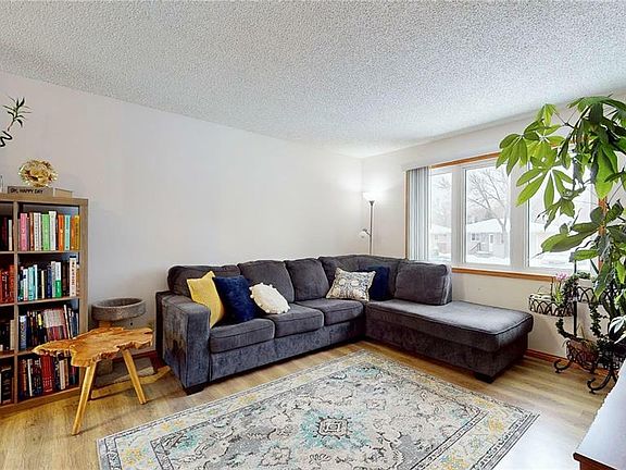 4th image of 384 Cavendish St