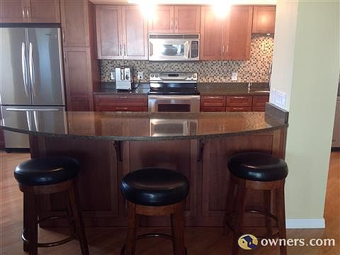 Eat In Kitchen Counter