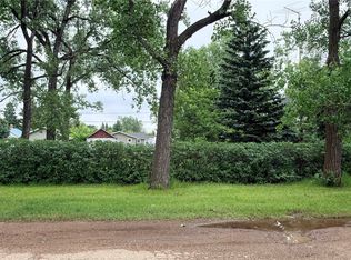 503 Montgomery St, Midale, SK S0C1S0