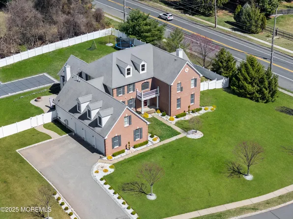 2 Currytown Lane, Freehold, NJ 07728