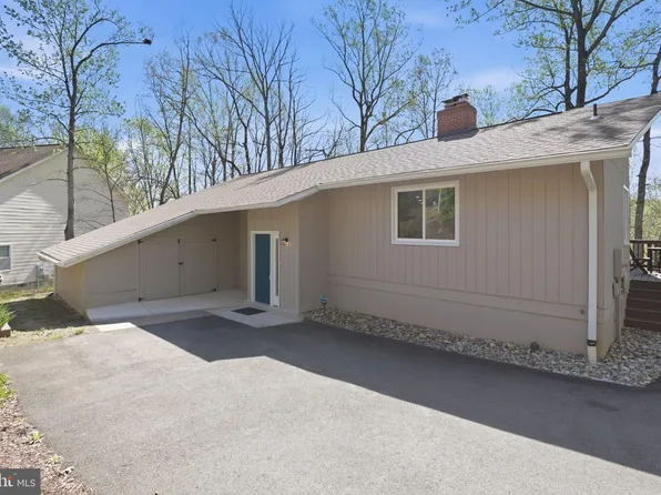 218 Midshipman Cir, Stafford, VA 22554