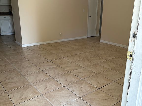 5th image of 27167 Wakefield Dr
