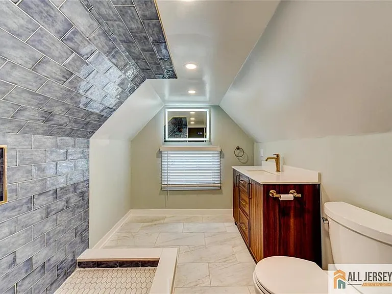 37 E Somerset St #2 — Photo 17