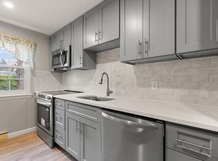 11 Colonial Village Dr APT 7, Arlington, MA 02474