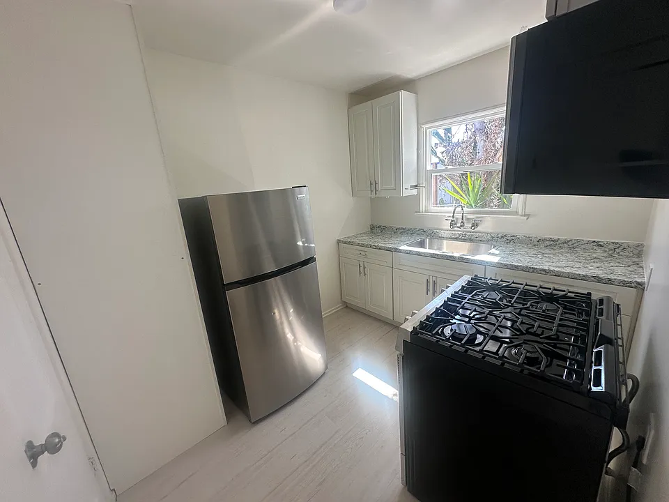 Kitchen, NEW: kitchen flooring and microwave
