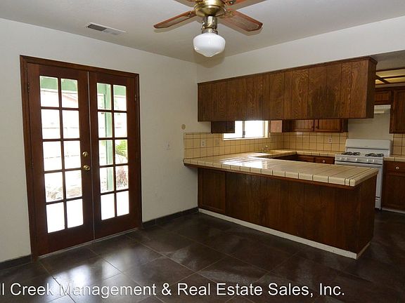 3rd image of 2416 S Kloth Dr