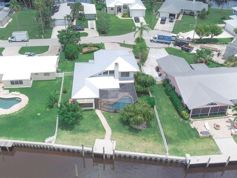 1694 SW Boatswain Pl — Photo 33