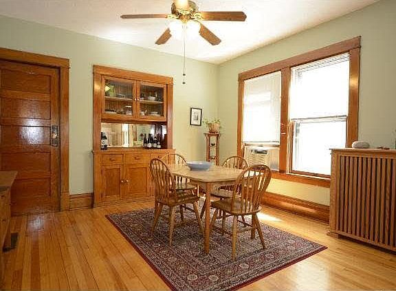 3rd image of 716 5th Avenue SE
