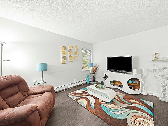 2nd image of 1760 Southmere Cres #219