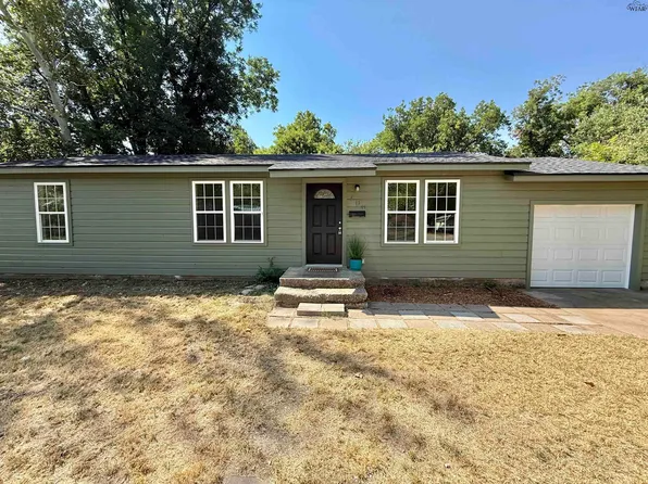 106 Carolyn Ln, Burkburnett, TX 76354