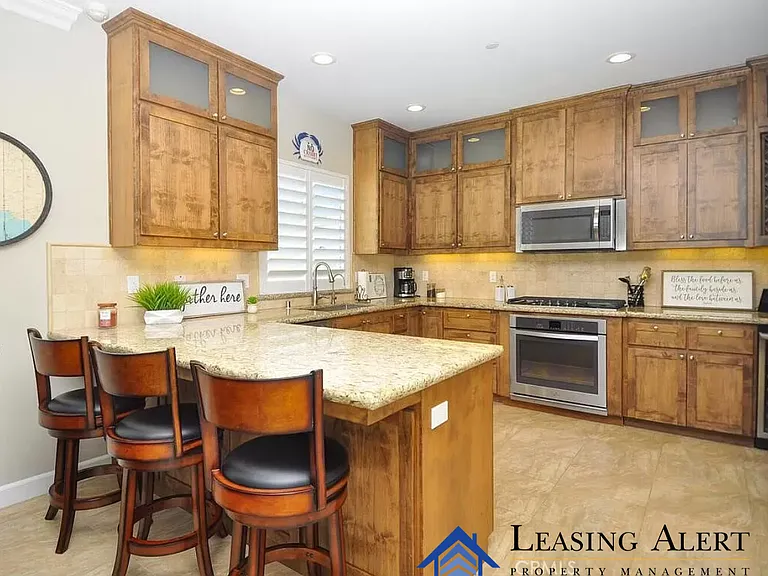 2526 Coburn Ln — Photo 5