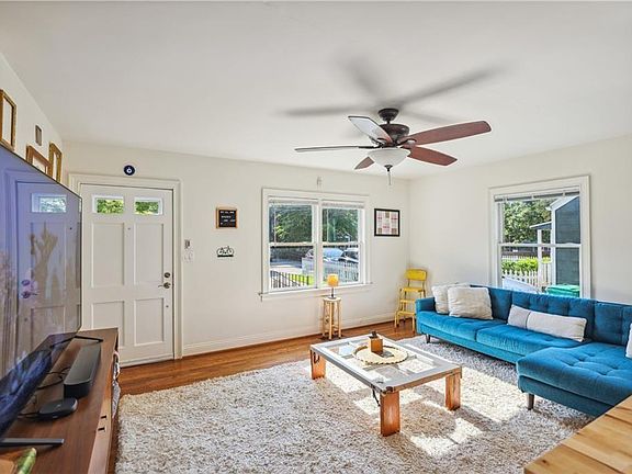 2nd image of 783 Livingstone Pl