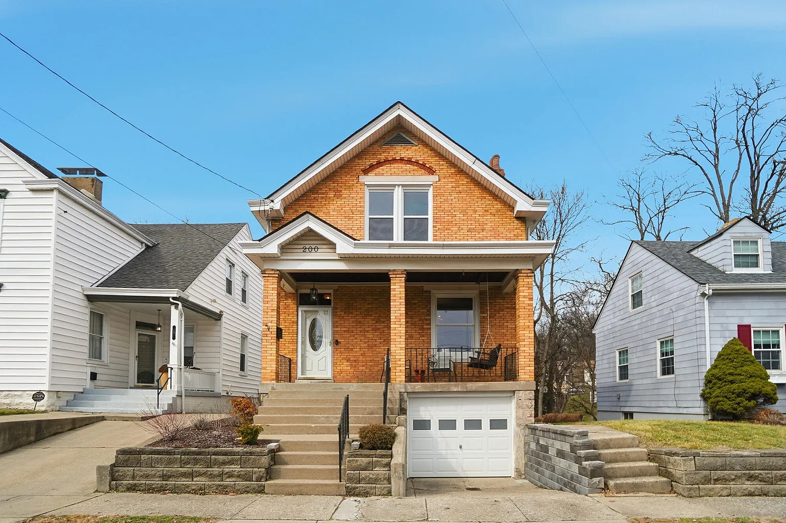 200 W Walnut St photo 1