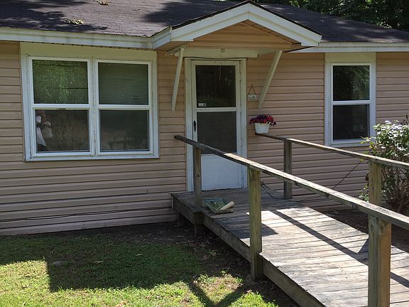 Entrance with handicap ramp