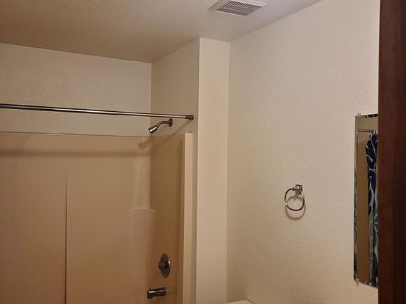 5th image of 844 Terry Ave #844