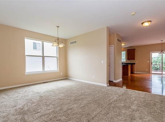 5th image of 38944 Cheshire Dr