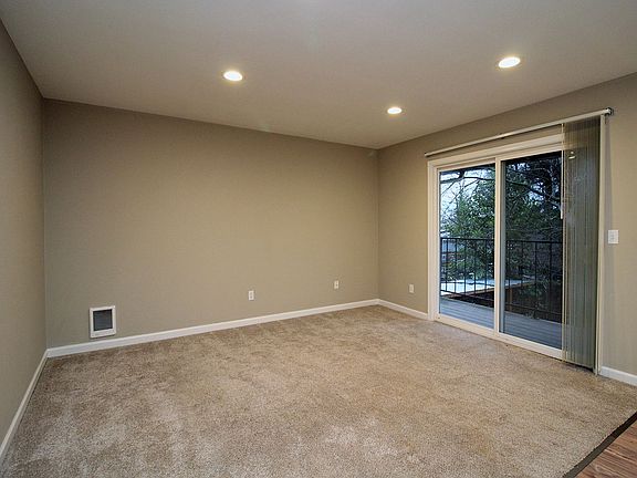 5th image of 3227-3233 3307th Ave #92