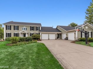 6N689 Foley Ln, St Charles, IL 60175