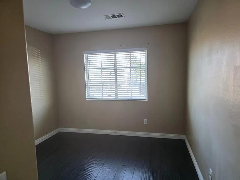 14198 Rachel St — Photo 33