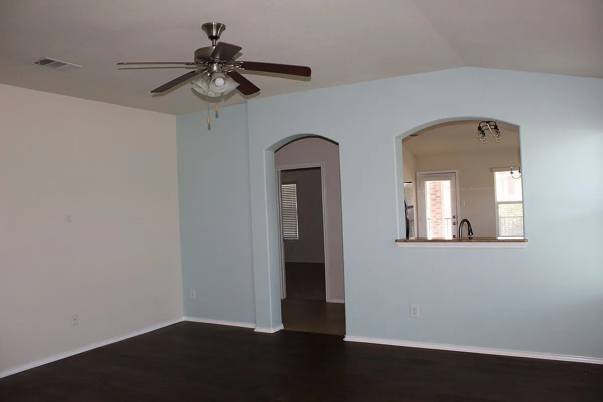 Building Photo - 9916 Orion Dr