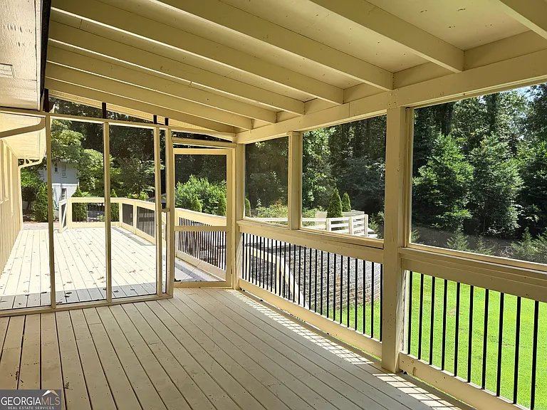 295 Redwood Dr SW — Photo 30