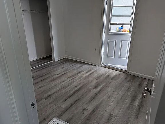 3rd image of 635 E Broadway