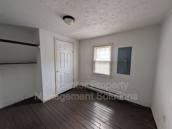 4th image of 1005 Montgomery Ave