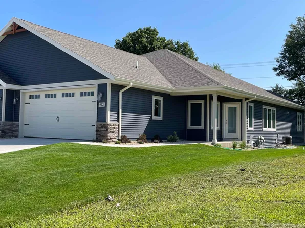 932 20th St #6, Prairie Du Sac, WI 53578