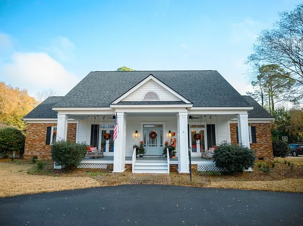 423 Hawthorne Dr, Hartsville, SC 29550