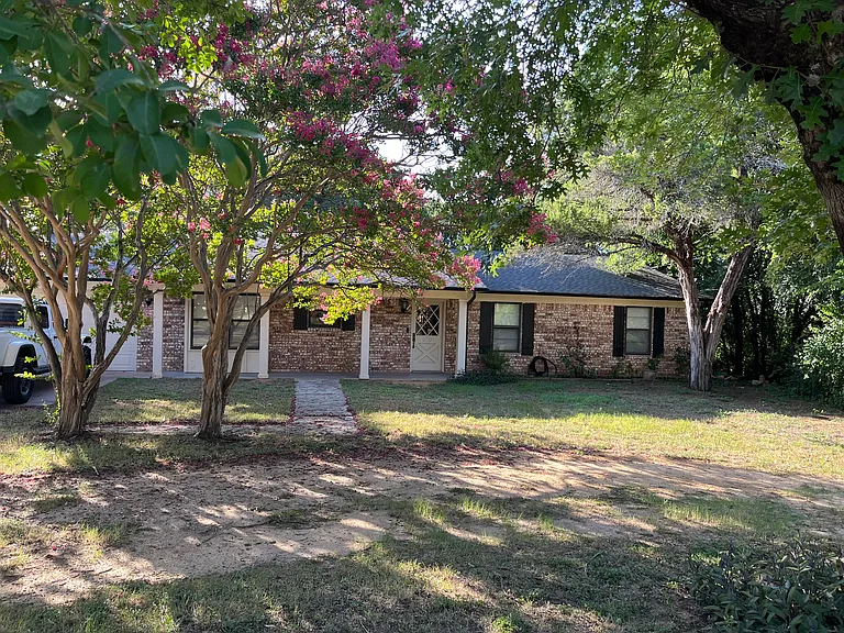 520 Crestwood Dr — Photo 11