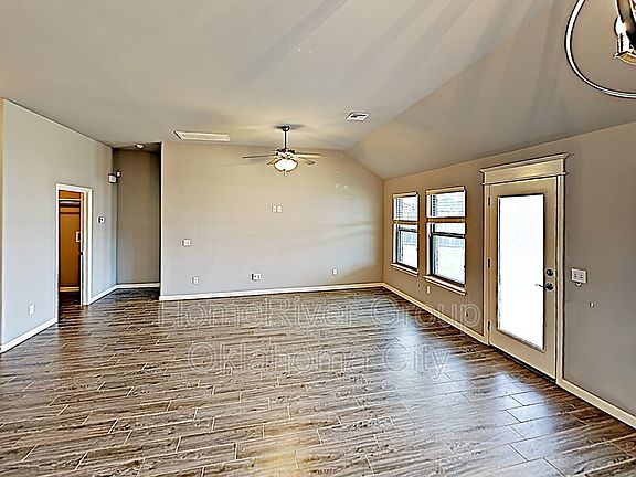 3rd image of 1501 SE 6th St