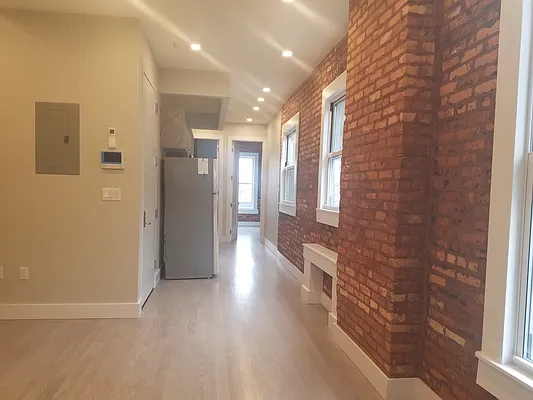 Rented by The Hamilton Group | media 18