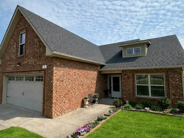131 Irish Oaks Dr, Portland, TN 37148