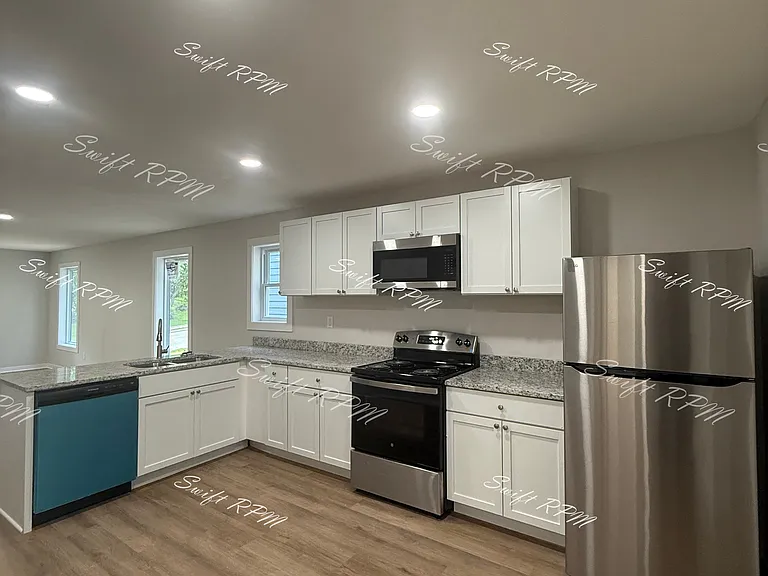 1034 Oakland Ave #1 — Photo 5