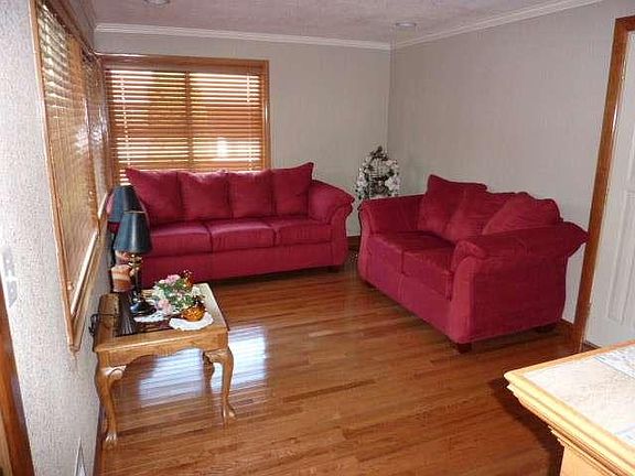 4th image of 3828 Saratoga Ct