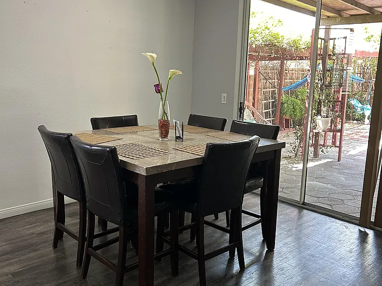 Common Dining Room Table
