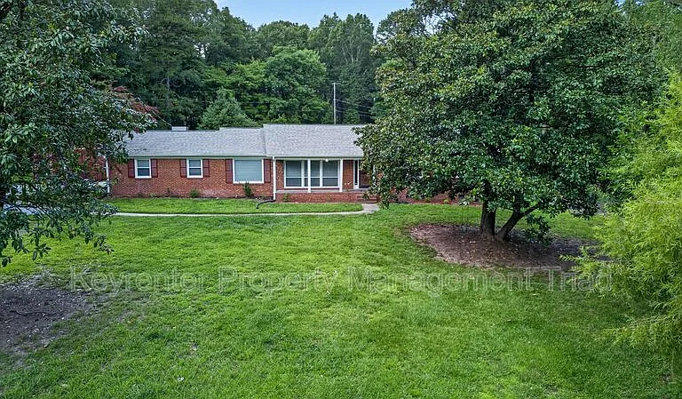 5108 Lakeshore Ct — Photo 37
