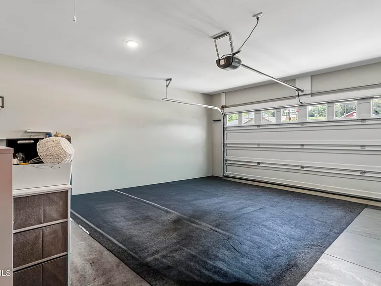 515 Villa Ln — Photo 30