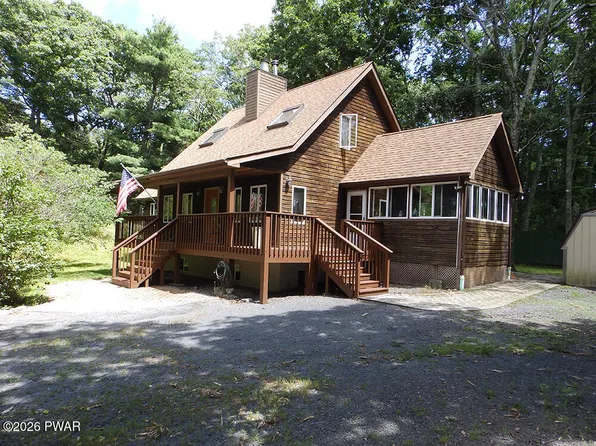 151 Jack Pine Dr, Dingmans Ferry, PA 18328