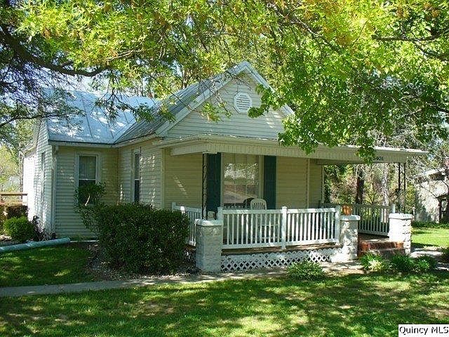 Home for Sale in Quincy, IL $106,000