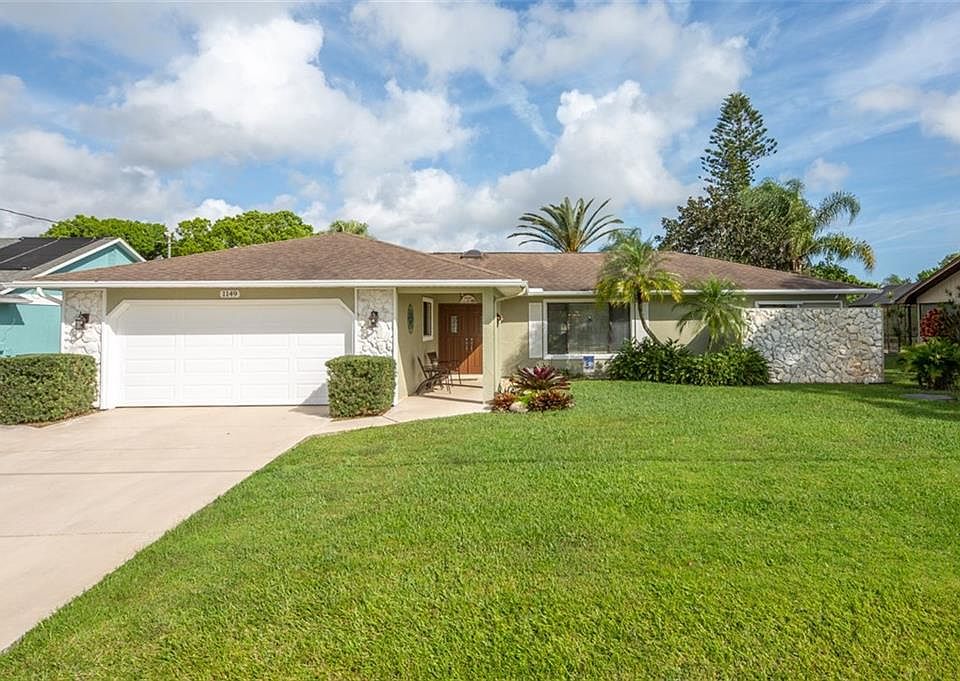 1st image of 1149 SE McFarlane Ave