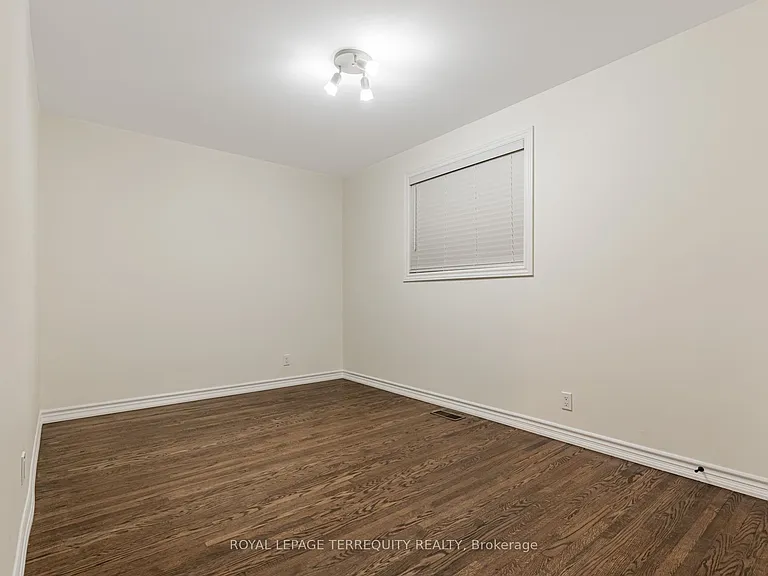 5 Rochelle Cres — Photo 12